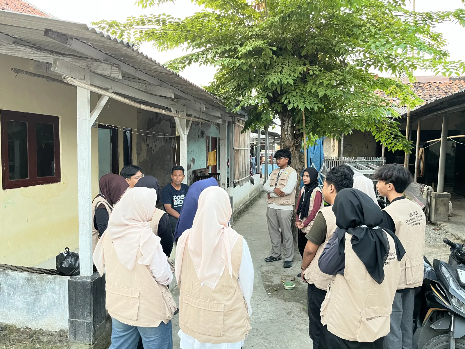 Dokumentasi: Berkunjung ke kediaman Wakil Ketua RT & Kepala Dusun